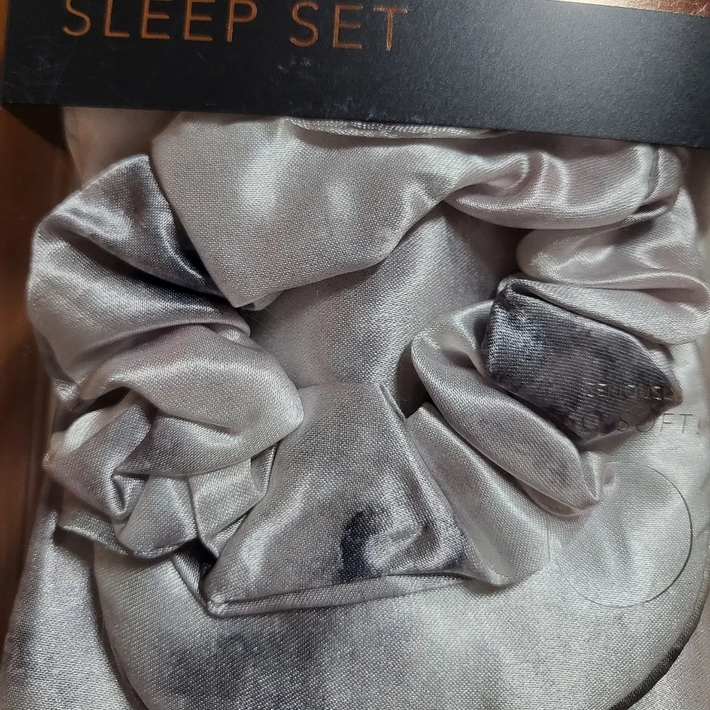 ❤️BUY 5 GET 3 FREE Kitsch Marble Set Satin Pillowcase